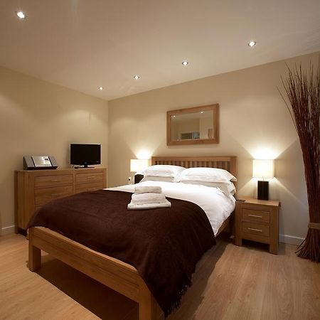 Southwich House By Esa Apartment Swindon Exterior photo